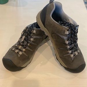 women's Keen "Bryce" waterproof leather hiking walking shoes